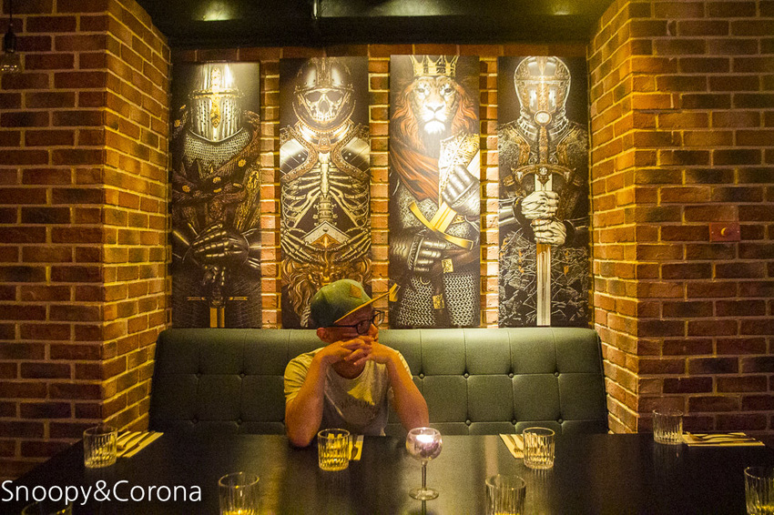 【台北美食】東區餐酒館|Chinese Whispers悄悄話餐酒館~復古工業風格的裝潢、網美最愛浮誇有梗的調酒