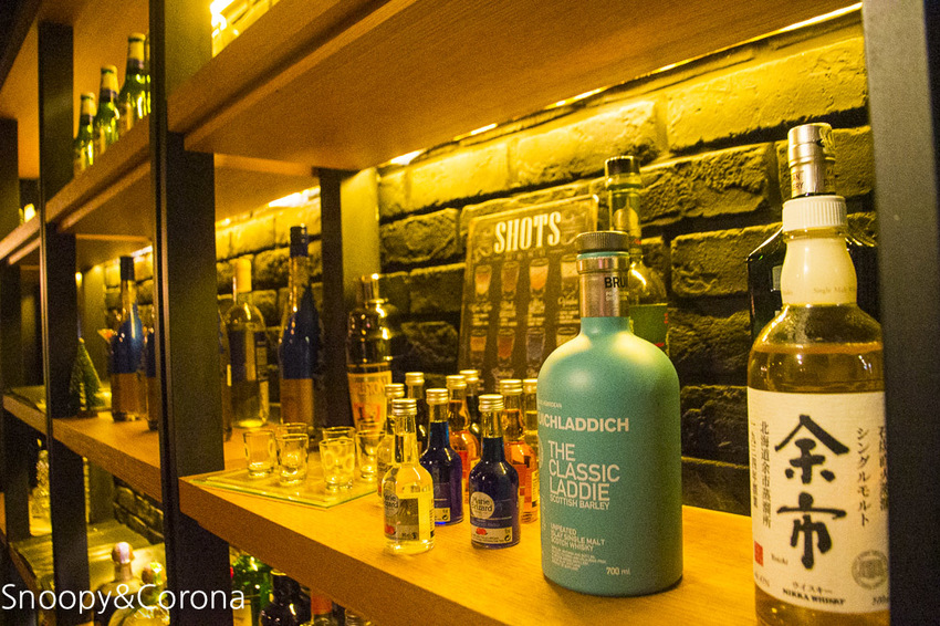 【台北美食】東區餐酒館|Chinese Whispers悄悄話餐酒館~復古工業風格的裝潢、網美最愛浮誇有梗的調酒