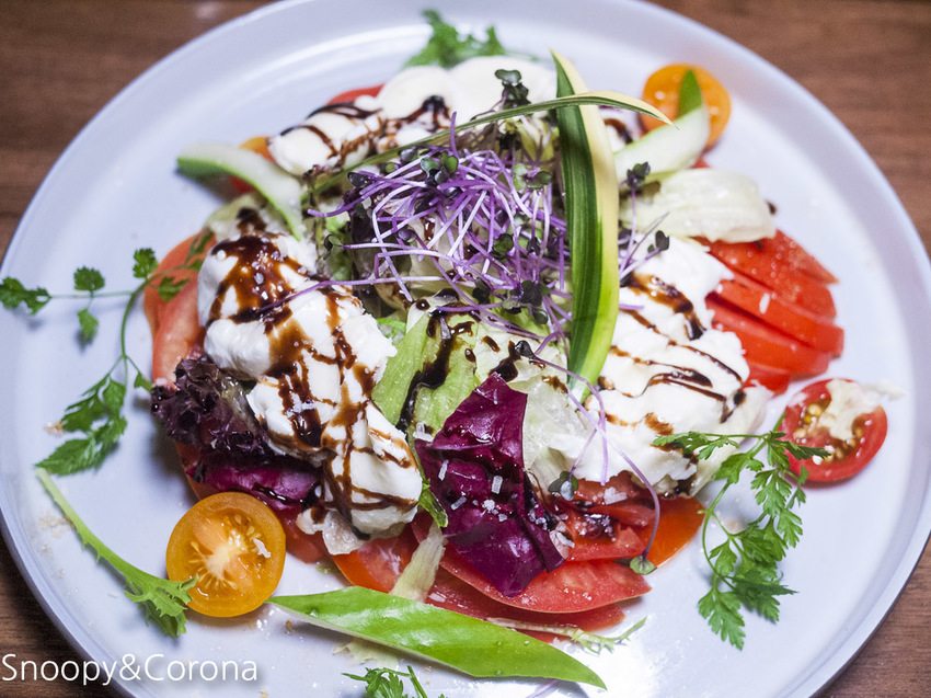 【台北美食】東區餐酒館|Chinese Whispers悄悄話餐酒館~復古工業風格的裝潢、網美最愛浮誇有梗的調酒