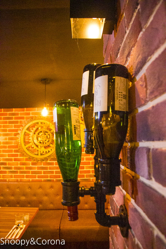 【台北美食】東區餐酒館|Chinese Whispers悄悄話餐酒館~復古工業風格的裝潢、網美最愛浮誇有梗的調酒