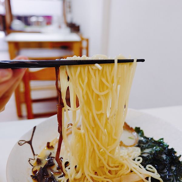 【正餐】台中・北區｜巷弄百元平價拉麵食堂・每天限量的新鮮湯頭就在瓏澤拉麵漢口店・附菜單