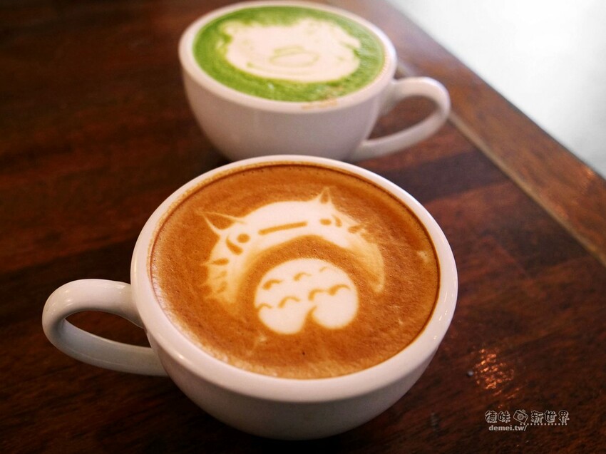 桃園市區美食【鹿點咖啡 Luna桃園店】老屋改建&用餐不限時│造訪梅花鹿森林與巨大擬真月亮 - 德妹看新世界