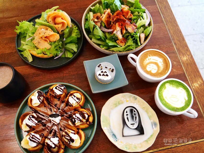 桃園市區美食【鹿點咖啡 Luna桃園店】老屋改建&用餐不限時│造訪梅花鹿森林與巨大擬真月亮 - 德妹看新世界