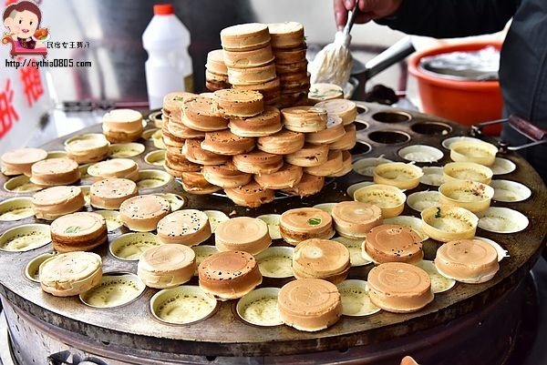 桃園中壢美食-大崙游泳池紅豆餅-媽呀!5元紅豆餅實在太佛心,還有濃濃的古早味 @民宿女王芽月-美食.旅遊.全台趴趴走