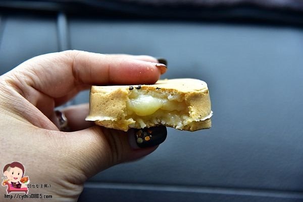 桃園中壢美食-大崙游泳池紅豆餅-媽呀!5元紅豆餅實在太佛心,還有濃濃的古早味 @民宿女王芽月-美食.旅遊.全台趴趴走