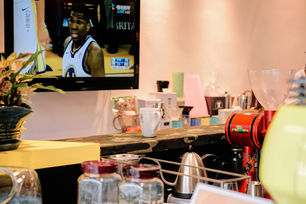 HILA FOOLS：新竹外帶咖啡 ｜HILA FOOLS : 外帶咖啡也可以很有型