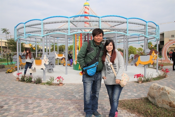 馬興藥草植物園區:【彰化秀水景點】馬興藥草植物園區~旋轉木馬超人氣夢幻順遊小景點,馬興國小綠色廊道