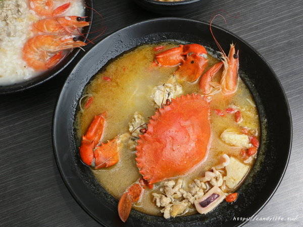 粥堂：台中美食│粥堂（龍蝦粥 螃蟹粥 拉麵）專賣店〃活體海鮮入料～處女蟳麻油麵線霸氣上桌！