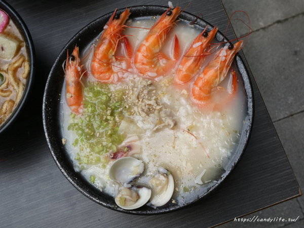 粥堂：台中美食│粥堂（龍蝦粥 螃蟹粥 拉麵）專賣店〃活體海鮮入料～處女蟳麻油麵線霸氣上桌！