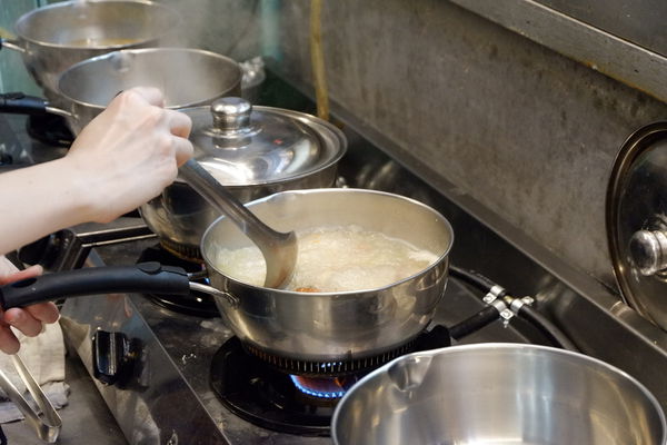 【食記】台中・南屯｜文心路粥堂・每日活體海鮮粥・給你超新鮮現殺現煮的大沙公和紅蟳！還有鮮甜的絲瓜蛤粥