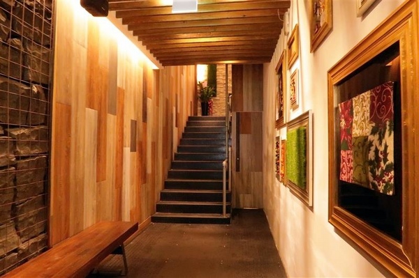 黑哥自助石頭火鍋：中山站 黑哥自助石頭火鍋城影片 吃多少自取 開鍋炒香免收一成 還有花雕雞~