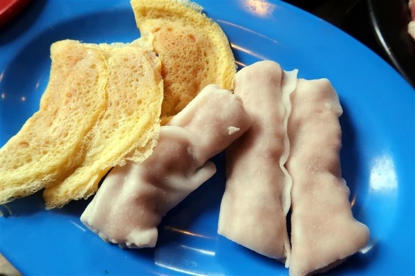 黑哥自助石頭火鍋：中山站 黑哥自助石頭火鍋城影片 吃多少自取 開鍋炒香免收一成 還有花雕雞~