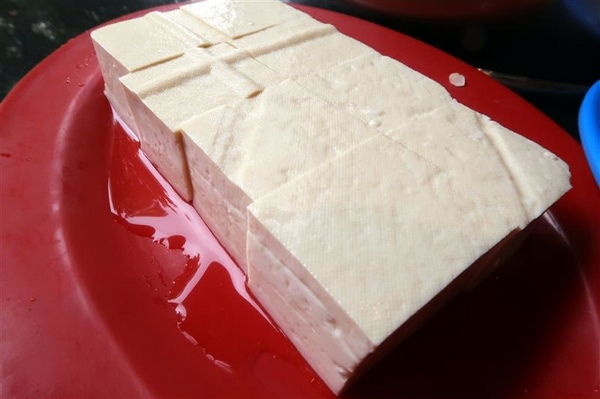 黑哥自助石頭火鍋：中山站 黑哥自助石頭火鍋城影片 吃多少自取 開鍋炒香免收一成 還有花雕雞~