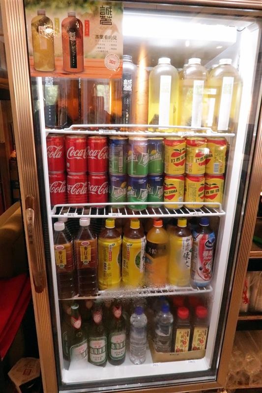 黑哥自助石頭火鍋：中山站 黑哥自助石頭火鍋城影片 吃多少自取 開鍋炒香免收一成 還有花雕雞~