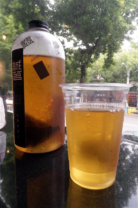 黑哥自助石頭火鍋：中山站 黑哥自助石頭火鍋城影片 吃多少自取 開鍋炒香免收一成 還有花雕雞~