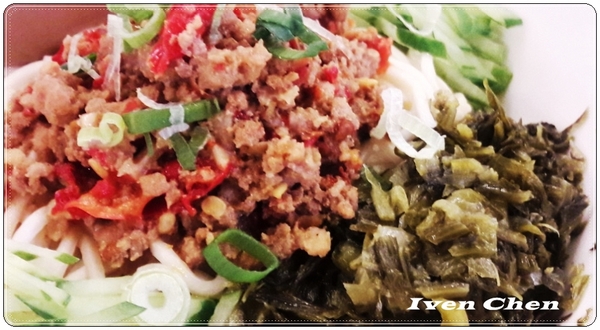 弼園春 私房麵 老菜館:《桃園川菜聚餐》推薦古色古香的『弼園春』私房麵老菜館\剁椒肉醬麵\麻辣臭仙麵\清燉牛肉麵\富貴一品雞湯