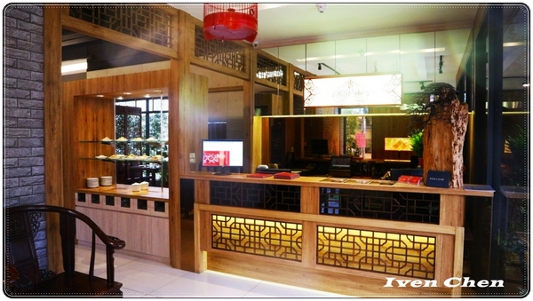 弼園春 私房麵 老菜館:《桃園川菜聚餐》推薦古色古香的『弼園春』私房麵老菜館\剁椒肉醬麵\麻辣臭仙麵\清燉牛肉麵\富貴一品雞湯