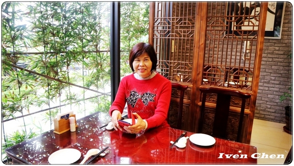 弼園春 私房麵 老菜館:《桃園川菜聚餐》推薦古色古香的『弼園春』私房麵老菜館\剁椒肉醬麵\麻辣臭仙麵\清燉牛肉麵\富貴一品雞湯