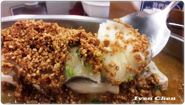 弼園春 私房麵 老菜館:《桃園川菜聚餐》推薦古色古香的『弼園春』私房麵老菜館\剁椒肉醬麵\麻辣臭仙麵\清燉牛肉麵\富貴一品雞湯