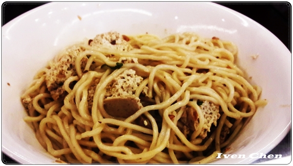 弼園春 私房麵 老菜館:《桃園川菜聚餐》推薦古色古香的『弼園春』私房麵老菜館\剁椒肉醬麵\麻辣臭仙麵\清燉牛肉麵\富貴一品雞湯