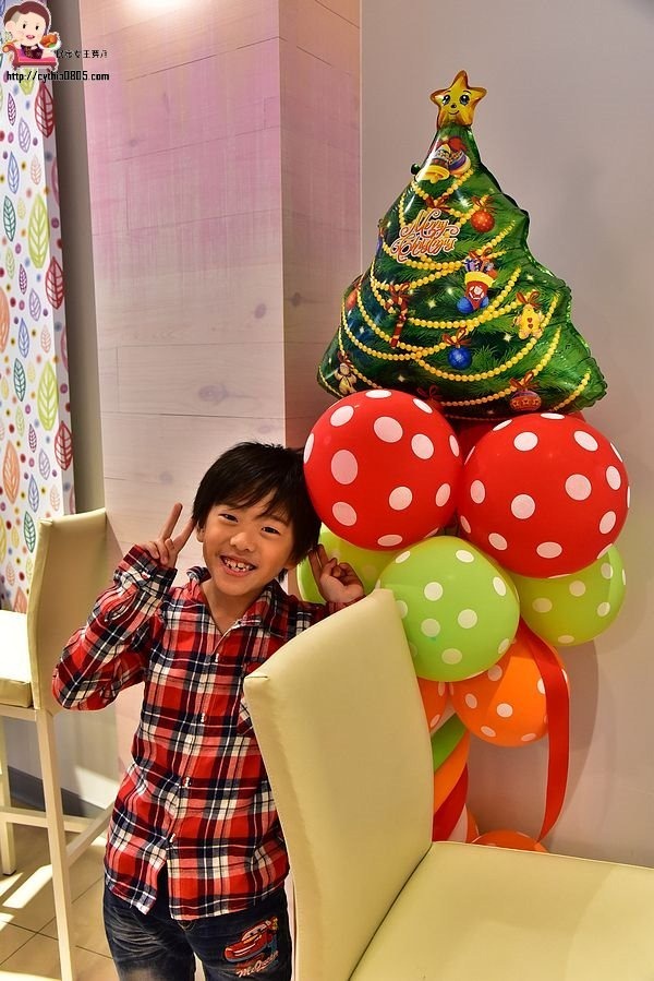 桃園中壢美食-7-11長業新天地-全台唯一的小七才有賣,夢幻系氮氣冷萃咖啡在小七就買的到,還有櫻花粉牆壁喲 @民宿女王芽月-美食.旅遊.全台趴趴走