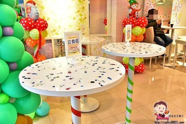 桃園中壢美食-7-11長業新天地-全台唯一的小七才有賣,夢幻系氮氣冷萃咖啡在小七就買的到,還有櫻花粉牆壁喲 @民宿女王芽月-美食.旅遊.全台趴趴走