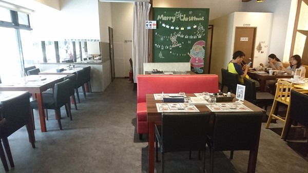 夜坡義大利餐廳(裕誠店)：高雄~夜坡義大利餐廳(裕誠店)~餐點新鮮美味不馬虎~聚餐約會的好地方~