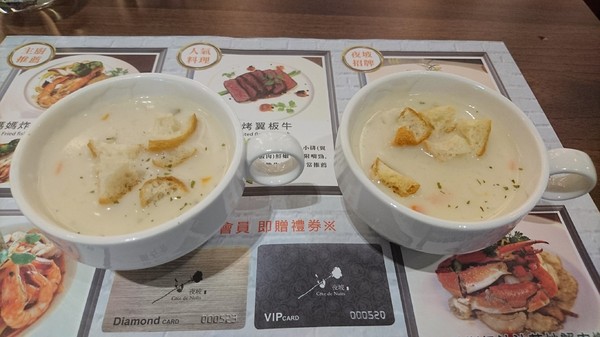 夜坡義大利餐廳(裕誠店)：高雄~夜坡義大利餐廳(裕誠店)~餐點新鮮美味不馬虎~聚餐約會的好地方~