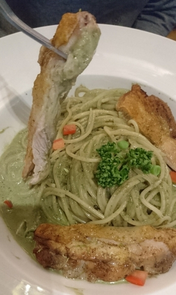 夜坡義大利餐廳(裕誠店)：高雄~夜坡義大利餐廳(裕誠店)~餐點新鮮美味不馬虎~聚餐約會的好地方~