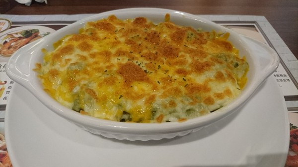 夜坡義大利餐廳(裕誠店)：高雄~夜坡義大利餐廳(裕誠店)~餐點新鮮美味不馬虎~聚餐約會的好地方~