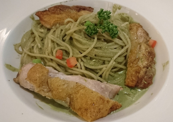 夜坡義大利餐廳(裕誠店)：高雄~夜坡義大利餐廳(裕誠店)~餐點新鮮美味不馬虎~聚餐約會的好地方~