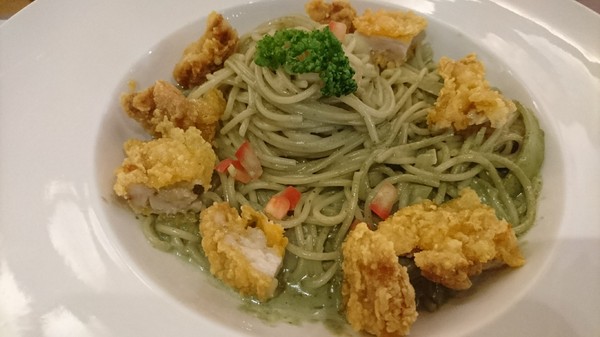 夜坡義大利餐廳(裕誠店)：高雄~夜坡義大利餐廳(裕誠店)~餐點新鮮美味不馬虎~聚餐約會的好地方~