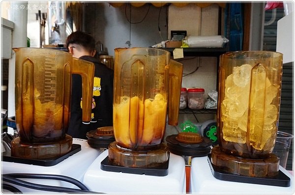 一中街現泡茶：台中北區』一中街現泡茶║茶葉精心挑選，現點現泡散發清新茶香，口味選擇多、新鮮喝得到