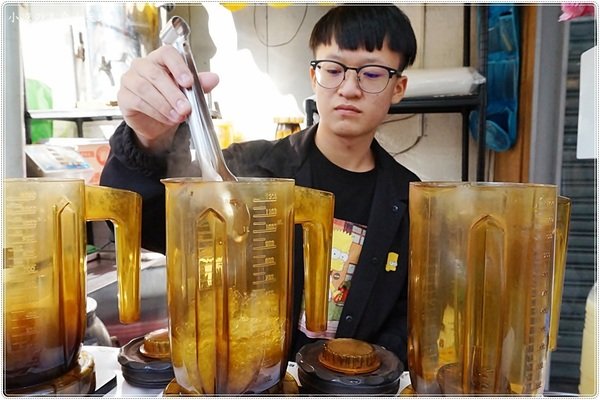 一中街現泡茶：台中北區』一中街現泡茶║茶葉精心挑選，現點現泡散發清新茶香，口味選擇多、新鮮喝得到