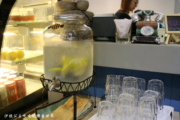 DOUBLE泰：新莊泰式料理『DOUBLE泰』南洋風味料理/摩摩喳喳/芋汁香蕉/捷運輔大站