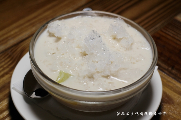 DOUBLE泰：新莊泰式料理『DOUBLE泰』南洋風味料理/摩摩喳喳/芋汁香蕉/捷運輔大站