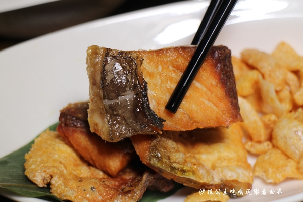 DOUBLE泰：新莊泰式料理『DOUBLE泰』南洋風味料理/摩摩喳喳/芋汁香蕉/捷運輔大站