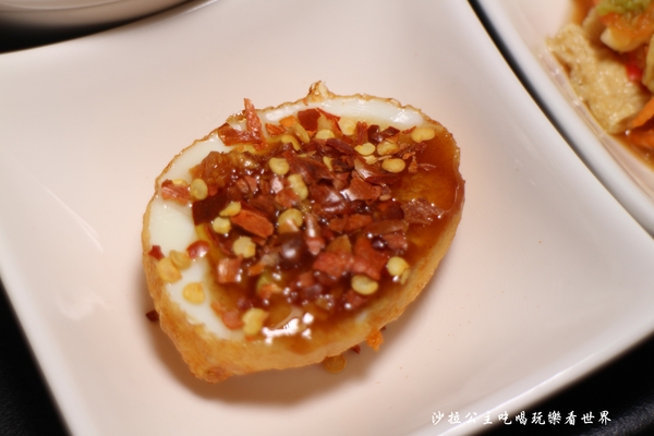 DOUBLE泰：新莊泰式料理『DOUBLE泰』南洋風味料理/摩摩喳喳/芋汁香蕉/捷運輔大站