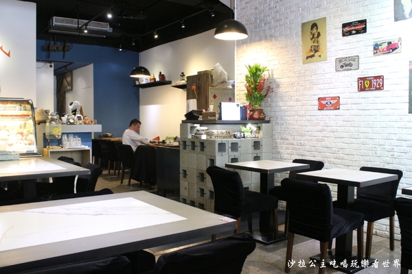 DOUBLE泰：新莊泰式料理『DOUBLE泰』南洋風味料理/摩摩喳喳/芋汁香蕉/捷運輔大站