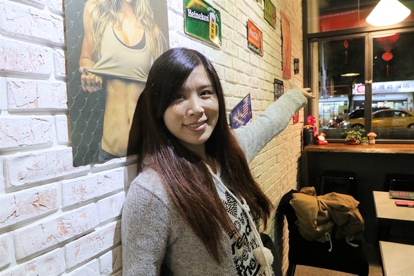 DOUBLE泰：【新莊美食】DOUBLE泰-南洋風味料理，室內裝潢異國美拍場景，捷運輔大站中正路泰式料理