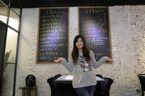 DOUBLE泰：【新莊美食】DOUBLE泰-南洋風味料理，室內裝潢異國美拍場景，捷運輔大站中正路泰式料理