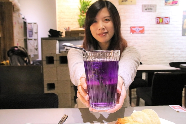 DOUBLE泰：【新莊美食】DOUBLE泰-南洋風味料理，室內裝潢異國美拍場景，捷運輔大站中正路泰式料理