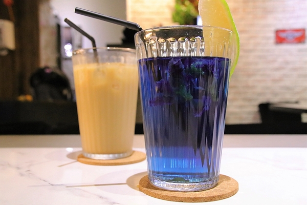 DOUBLE泰：【新莊美食】DOUBLE泰-南洋風味料理，室內裝潢異國美拍場景，捷運輔大站中正路泰式料理