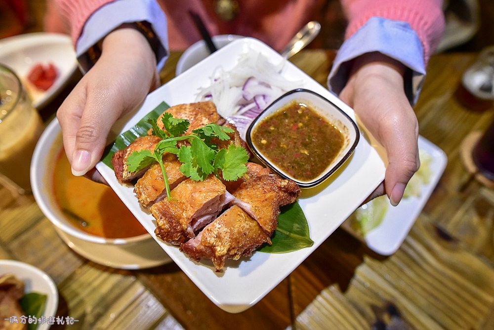 新北新莊美食》Double泰 南洋風味料理 (近輔大捷運站) 創意泰味美食 還有豐富平價的套餐組合唷! - 滿分的旅遊札記