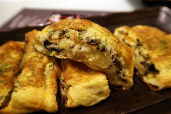 拾捌創意鐵板料理：新店鐵板燒 拾捌創意鐵板料理 現流海鮮鐵板燒(影片) 創意美味兼具 七張捷運站樓上~