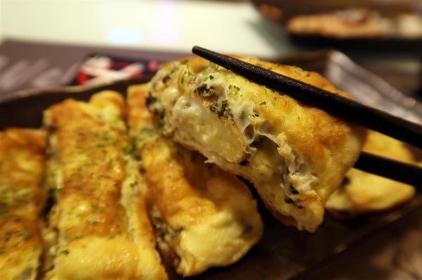 拾捌創意鐵板料理：新店鐵板燒 拾捌創意鐵板料理 現流海鮮鐵板燒(影片) 創意美味兼具 七張捷運站樓上~