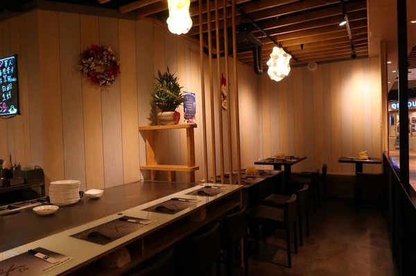 拾捌創意鐵板料理：新店鐵板燒 拾捌創意鐵板料理 現流海鮮鐵板燒(影片) 創意美味兼具 七張捷運站樓上~