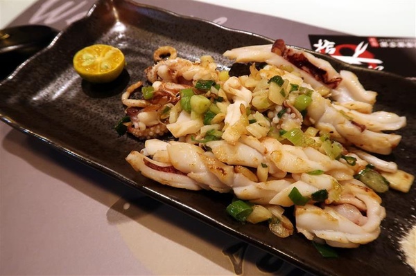 拾捌創意鐵板料理：新店鐵板燒 拾捌創意鐵板料理 現流海鮮鐵板燒(影片) 創意美味兼具 七張捷運站樓上~