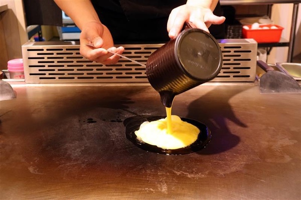 拾捌創意鐵板料理：新店鐵板燒 拾捌創意鐵板料理 現流海鮮鐵板燒(影片) 創意美味兼具 七張捷運站樓上~