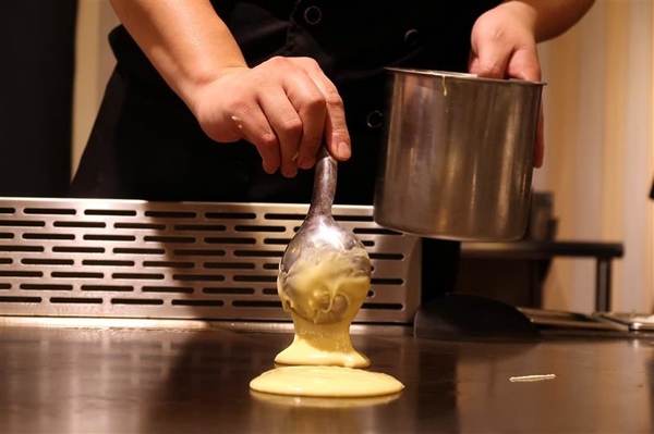 拾捌創意鐵板料理：新店鐵板燒 拾捌創意鐵板料理 現流海鮮鐵板燒(影片) 創意美味兼具 七張捷運站樓上~